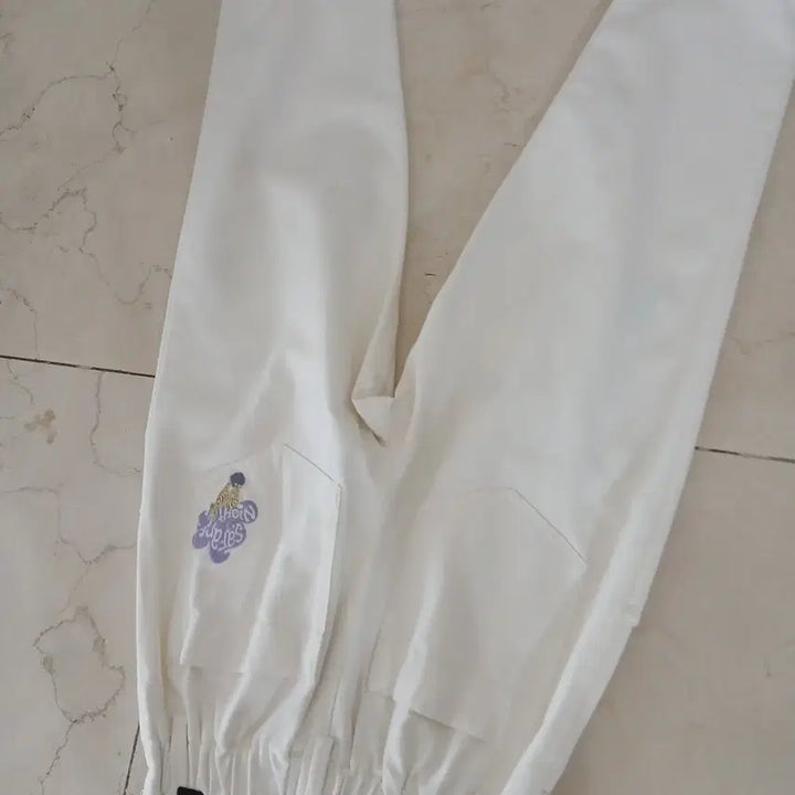 [BUNJANG] 021 Ozsecnd Embroidered Denim Pants / 021 오즈세컨 자수매치 데님 팬츠