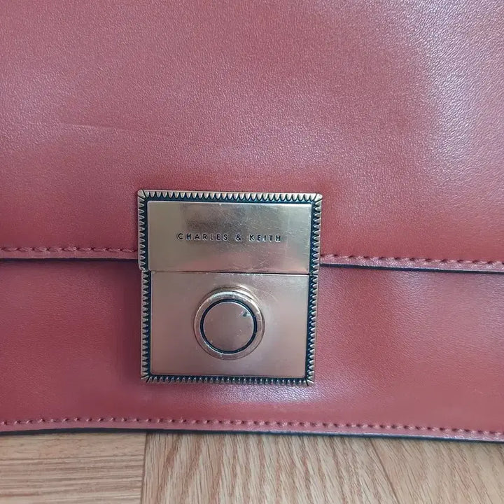 [BUNJANG] Charles &amp; Keith Brown Shoulder Bag Crossbody Bag / 찰스앤키스 브라운 가방 숄더백 크로스백