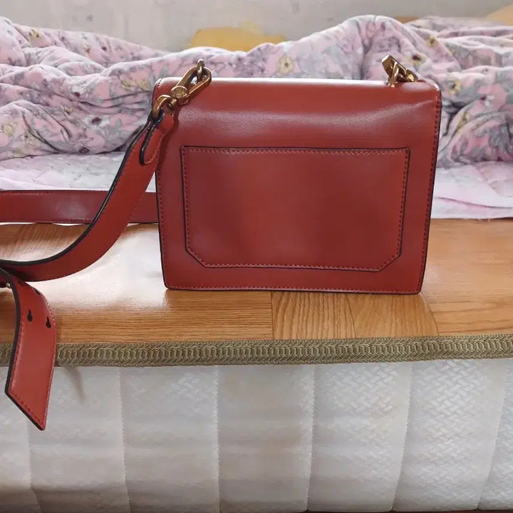 [BUNJANG] Charles &amp; Keith Brown Shoulder Bag Crossbody Bag / 찰스앤키스 브라운 가방 숄더백 크로스백