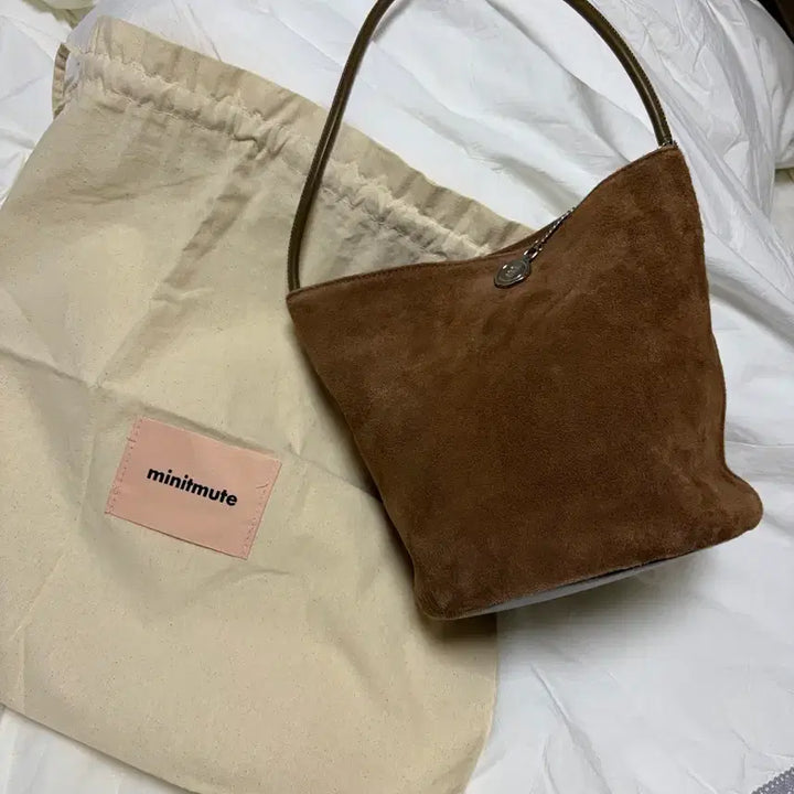 [SOLD OUT] 미닛뮤트 토보백 우디