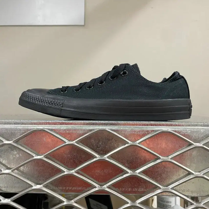 [BUNJANG] Converse All Star Black Monochrome Sneakers / 컨버스 올스타 블랙 모노크롬 240 (gr-4485)