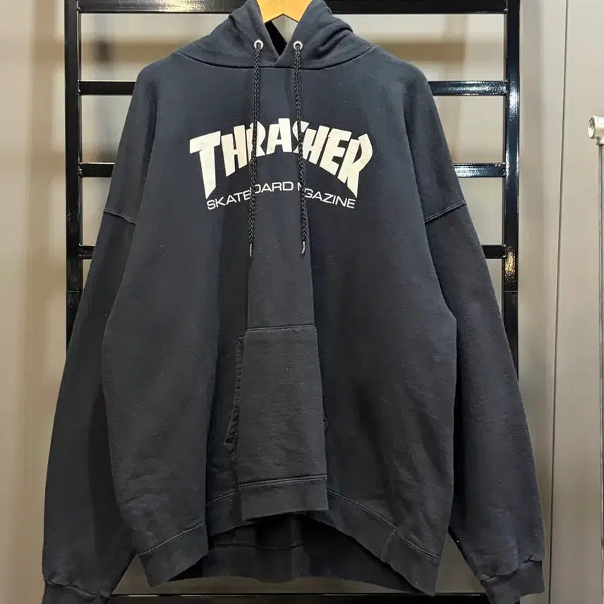 [BUNJANG] Thrasher Skateboard Magazine Charcoal Black Hoodie L / [L] 스래셔 Thrasher 스케이트보드 매거진 후드티 차콜블랙 2.5