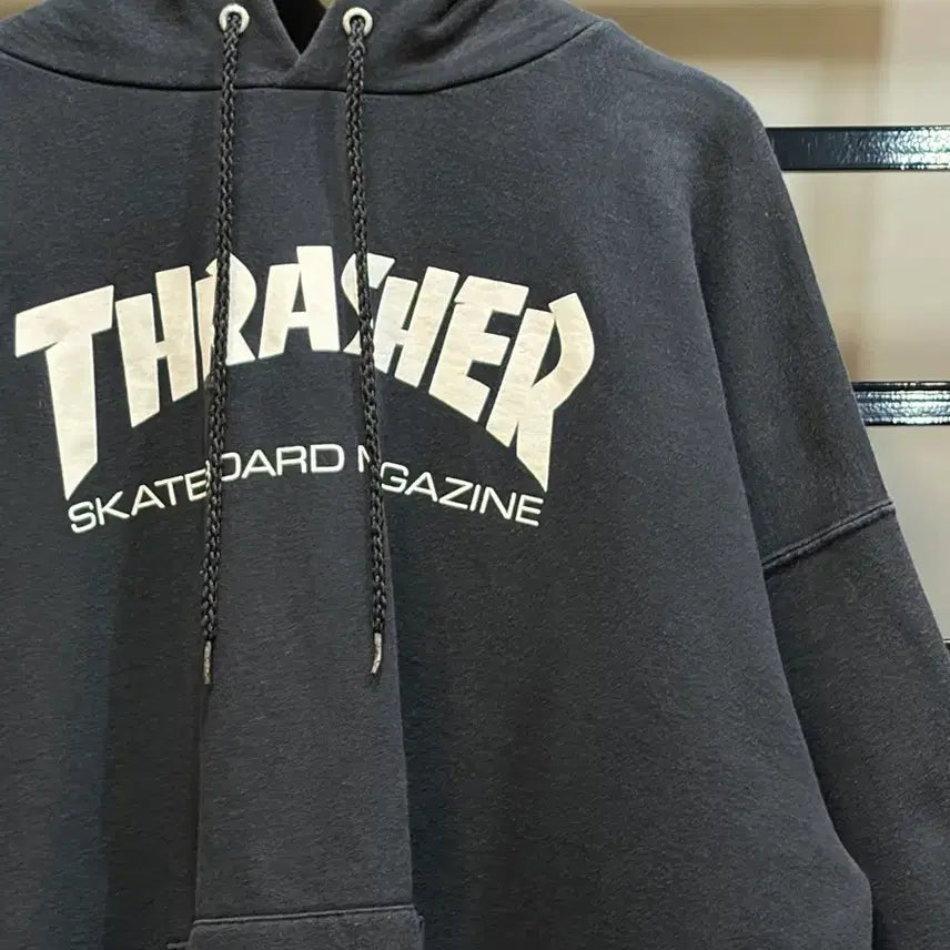 [BUNJANG] Thrasher Skateboard Magazine Charcoal Black Hoodie L / [L] 스래셔 Thrasher 스케이트보드 매거진 후드티 차콜블랙 2.5