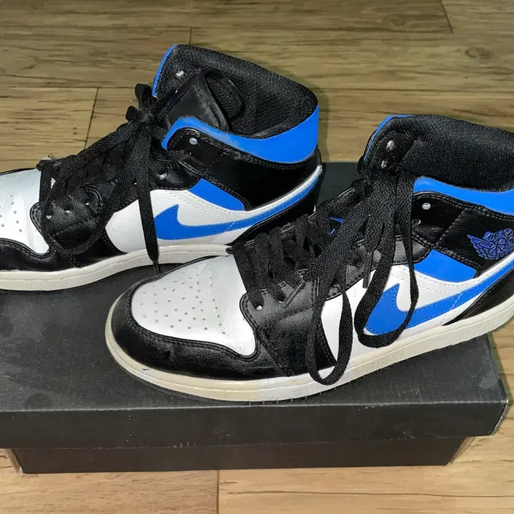 [BUNJANG] Nike Jordan 1 Mid Racer Blue Sneakers / 조던1 미드레이서 블루 + 주름방지패드