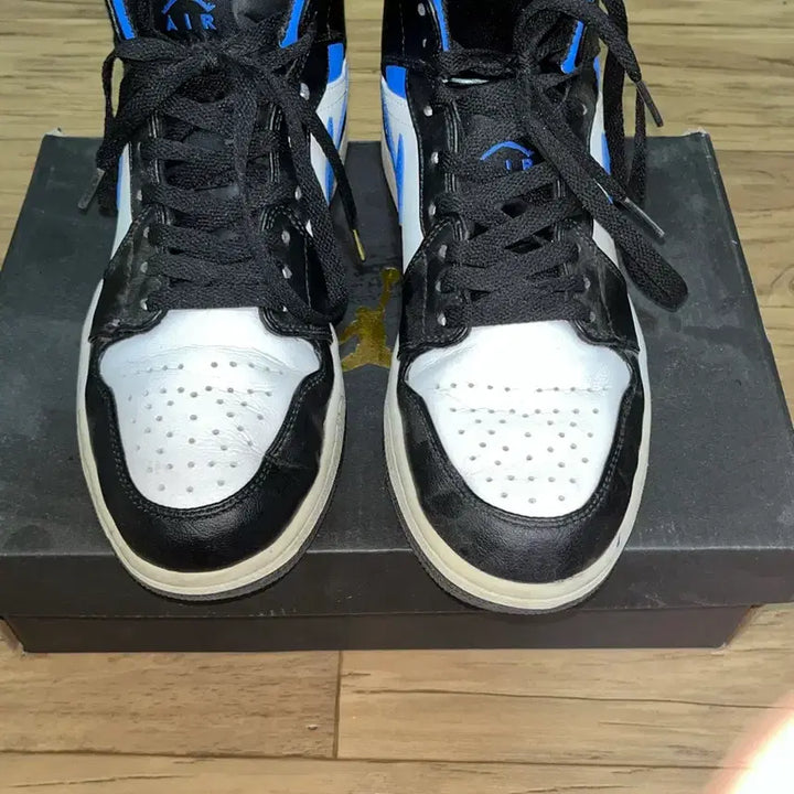 [BUNJANG] Nike Jordan 1 Mid Racer Blue Sneakers / 조던1 미드레이서 블루 + 주름방지패드