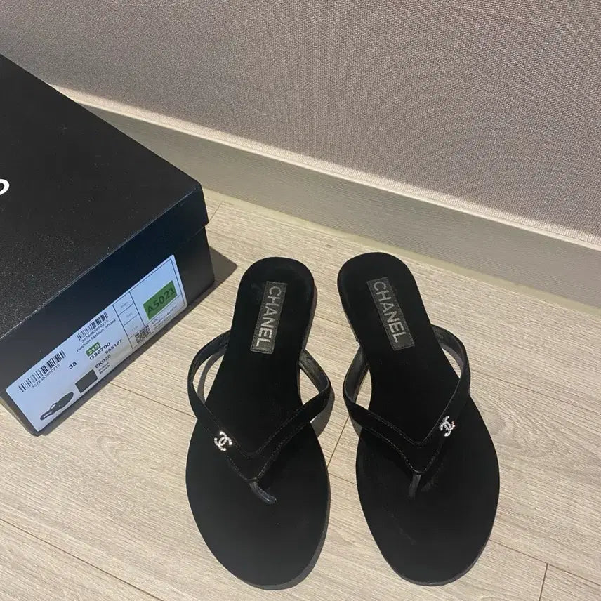 [SOLD OUT] 벨벳 쪼리 슬리퍼