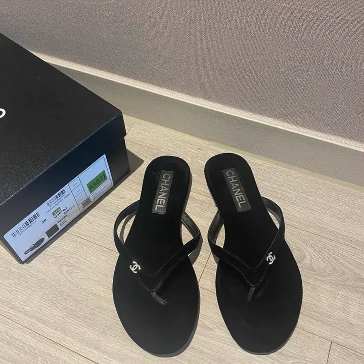 [SOLD OUT] 벨벳 쪼리 슬리퍼