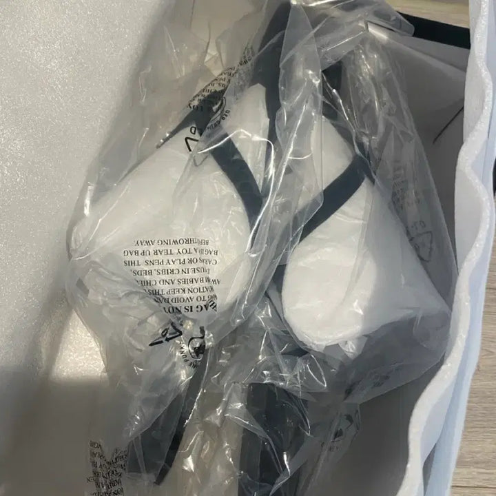 [SOLD OUT] 벨벳 쪼리 슬리퍼