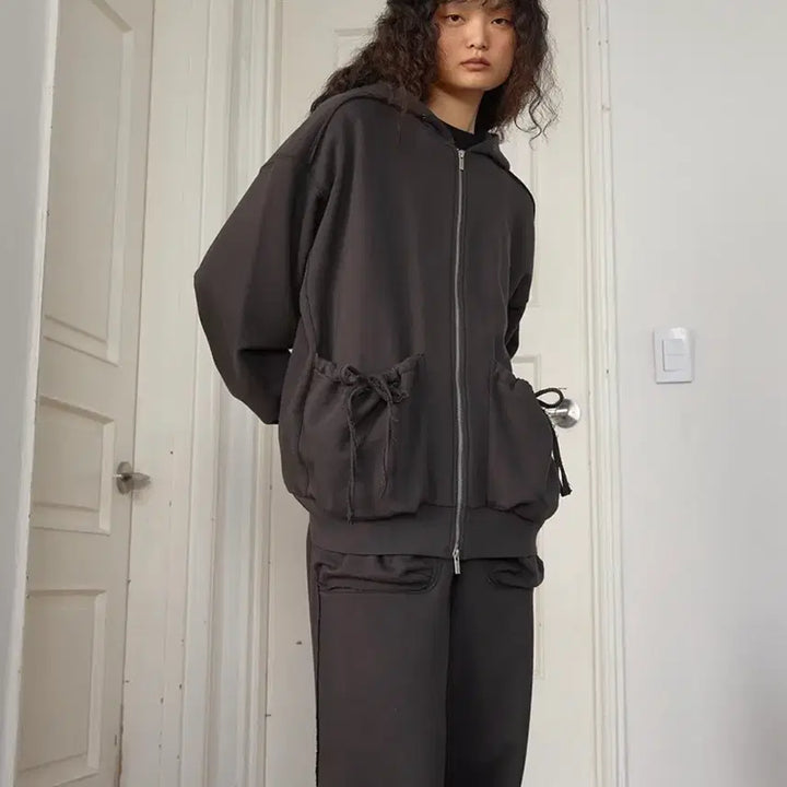 [SOLD OUT] 마뗑킴 볼륨 포켓 후디 집업 차콜