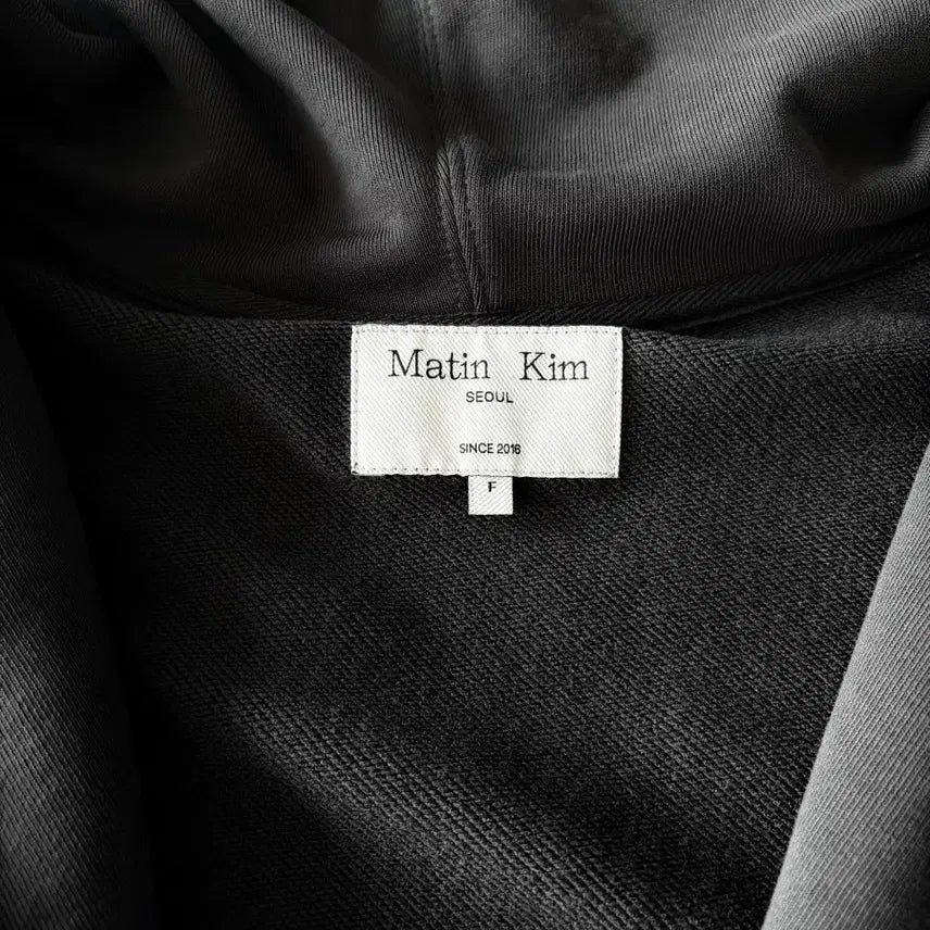[SOLD OUT] 마뗑킴 볼륨 포켓 후디 집업 차콜