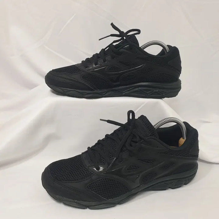 [SOLD OUT] 빈티지하서 270 미즈노 맥시마이저 21 블랙 스니커즈 운동화