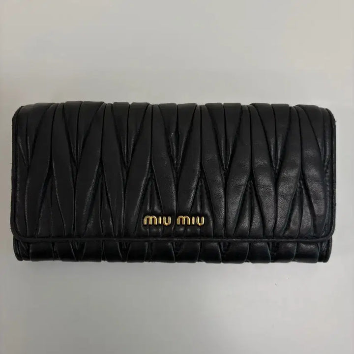 [BUNJANG] Miu Miu Matelassé Long Wallet / 미우미우 마틀라세 장지갑.