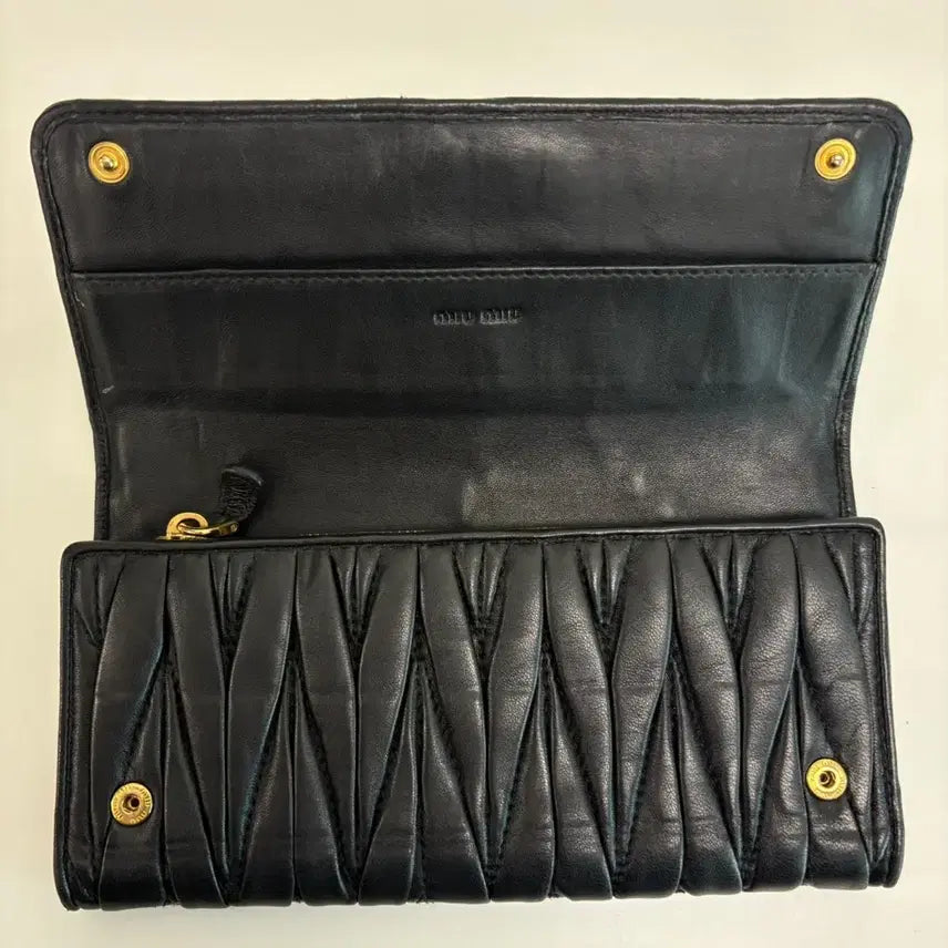 [BUNJANG] Miu Miu Matelassé Long Wallet / 미우미우 마틀라세 장지갑.