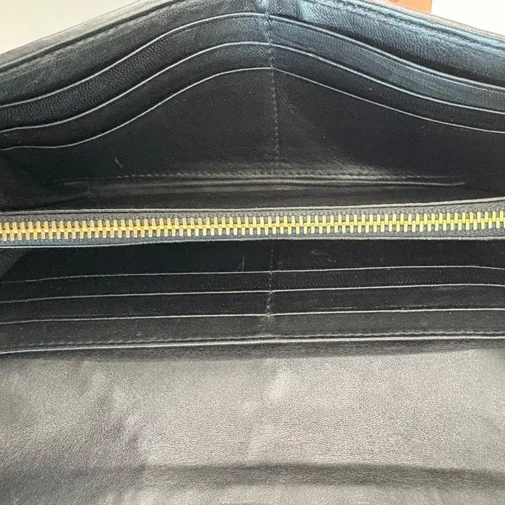 [BUNJANG] Miu Miu Matelassé Long Wallet / 미우미우 마틀라세 장지갑.