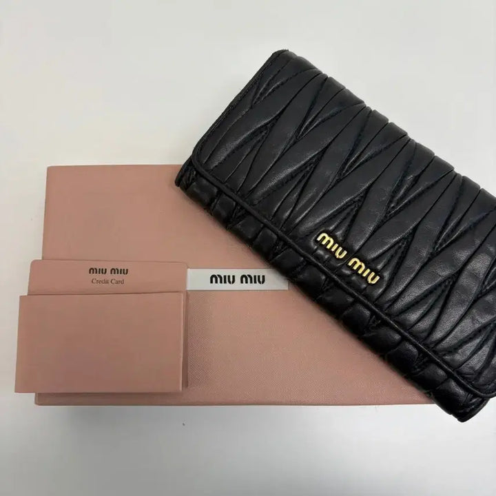 [BUNJANG] Miu Miu Matelassé Long Wallet / 미우미우 마틀라세 장지갑.