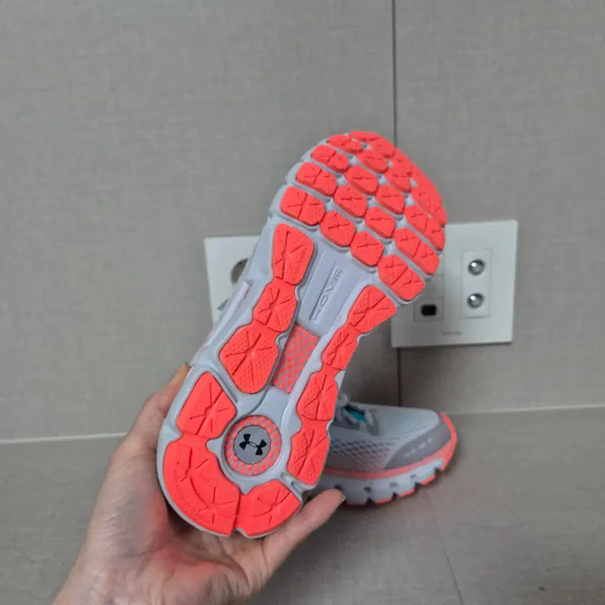 [BUNJANG] Under Armour HOVR Infinite W Running Shoes / 220)언더아머 HOVR 인피니트 W 운동화 여성용
