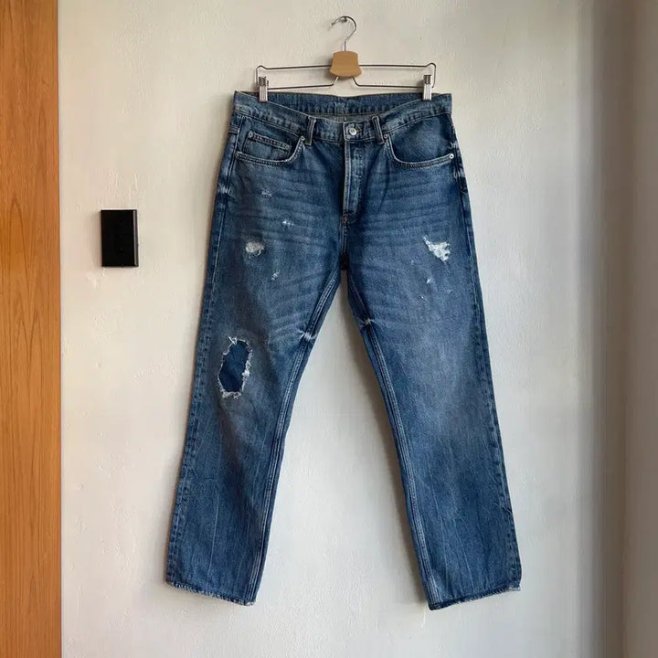 [SOLD OUT] 산드로 워시드 디스트로이드 데님