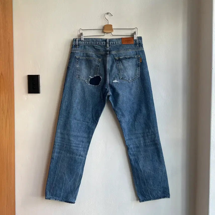[SOLD OUT] 산드로 워시드 디스트로이드 데님