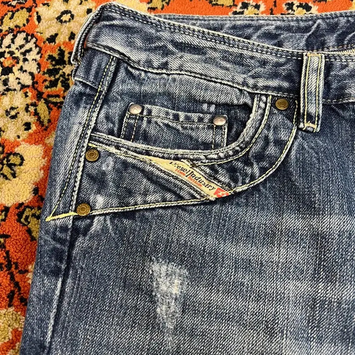 [SOLD OUT] [28] DIESEL KYCUT 여성 데님 팬츠