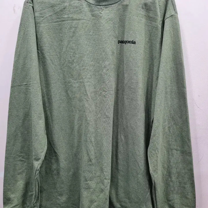 [BUNJANG] Patagonia Khaki Long Sleeve Shirt (Size 95) / 파타고니아 카키 긴팔티 사이즈95