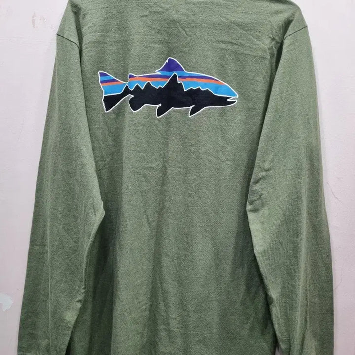 [BUNJANG] Patagonia Khaki Long Sleeve Shirt (Size 95) / 파타고니아 카키 긴팔티 사이즈95