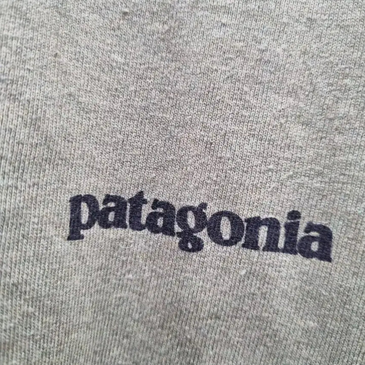 [BUNJANG] Patagonia Khaki Long Sleeve Shirt (Size 95) / 파타고니아 카키 긴팔티 사이즈95