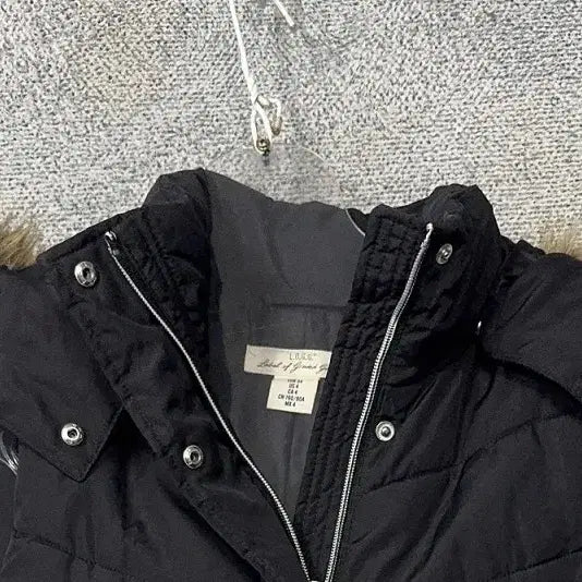 [BUNJANG] H&amp;M Black Hooded Fur Padded Vest EUR 34 / 에이치엔앰 블랙 후드 퍼 패딩 조끼 EUR 34