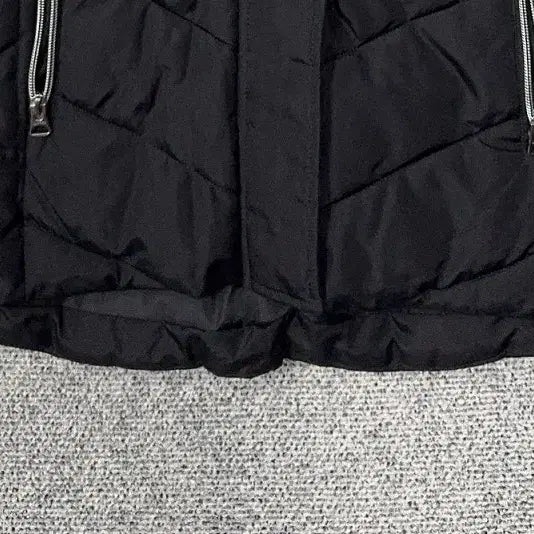 [BUNJANG] H&amp;M Black Hooded Fur Padded Vest EUR 34 / 에이치엔앰 블랙 후드 퍼 패딩 조끼 EUR 34