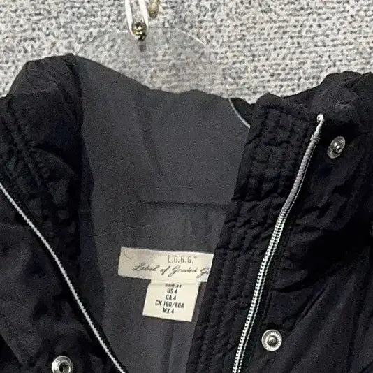 [BUNJANG] H&amp;M Black Hooded Fur Padded Vest EUR 34 / 에이치엔앰 블랙 후드 퍼 패딩 조끼 EUR 34