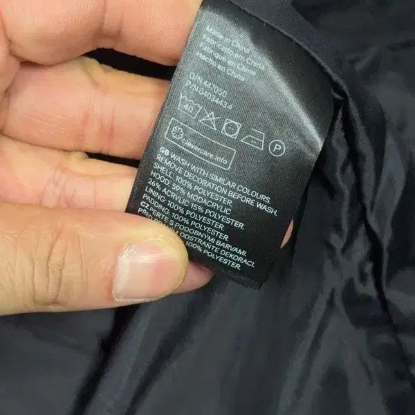 [BUNJANG] H&amp;M Black Hooded Fur Padded Vest EUR 34 / 에이치엔앰 블랙 후드 퍼 패딩 조끼 EUR 34