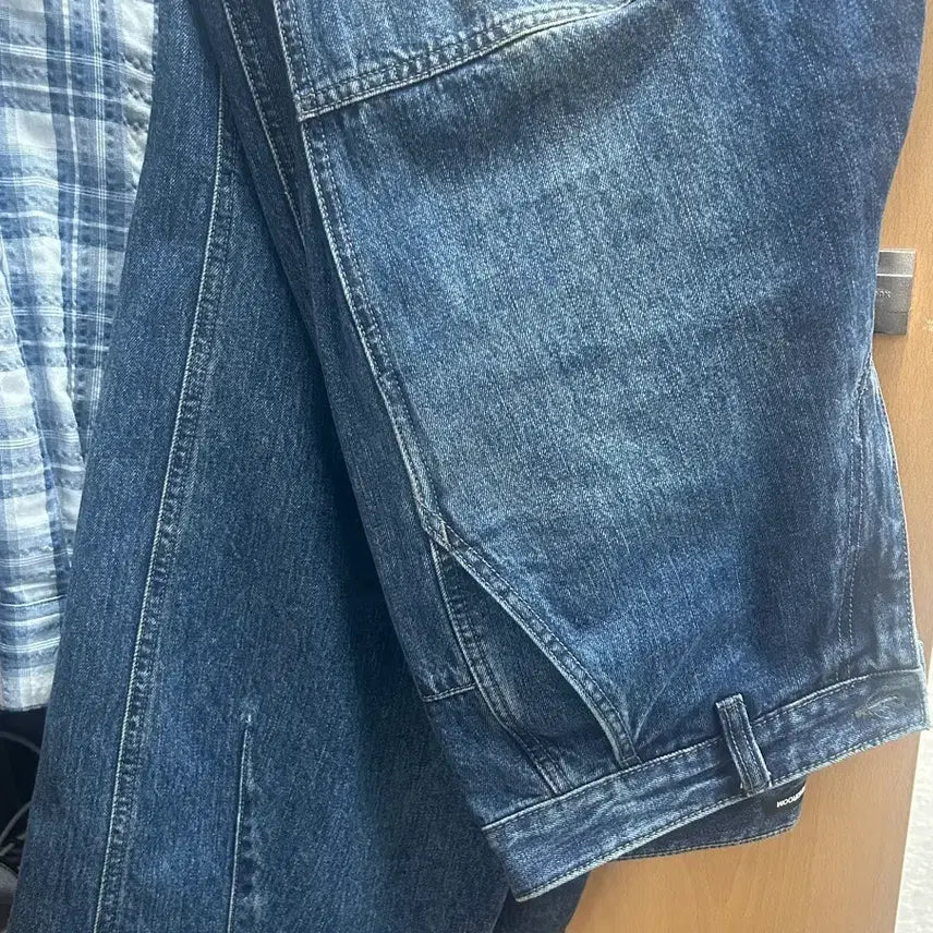 [SOLD OUT] 3) 해칭룸 와이드 라인 진 블루