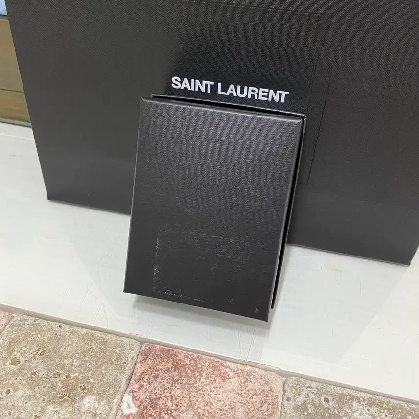 [BUNJANG] Saint Laurent Wallet Set / 생로랑 반지갑 박스 + 더스트 + 쇼핑백
