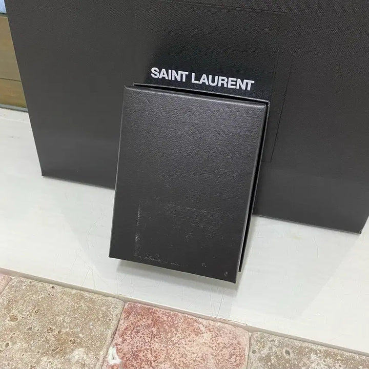 [BUNJANG] Saint Laurent Wallet Set / 생로랑 반지갑 박스 + 더스트 + 쇼핑백