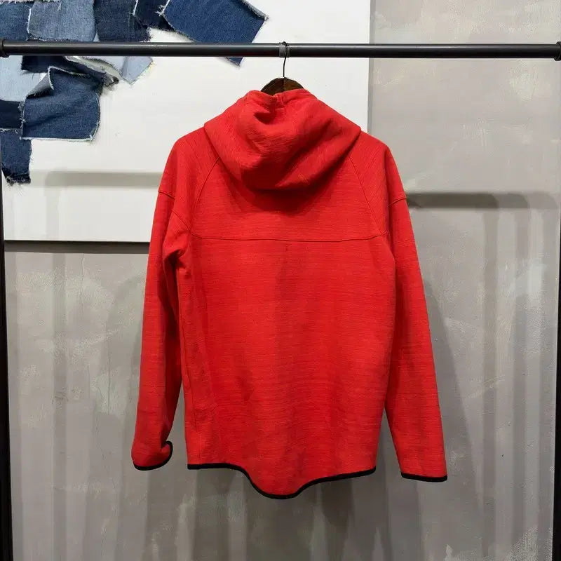 [BUNJANG] Nike Tech Pack Logo Printed Hooded Jacket (105) / (105) 나이키 캐주얼 로고 프린팅 테크팩 후드집업 자켓