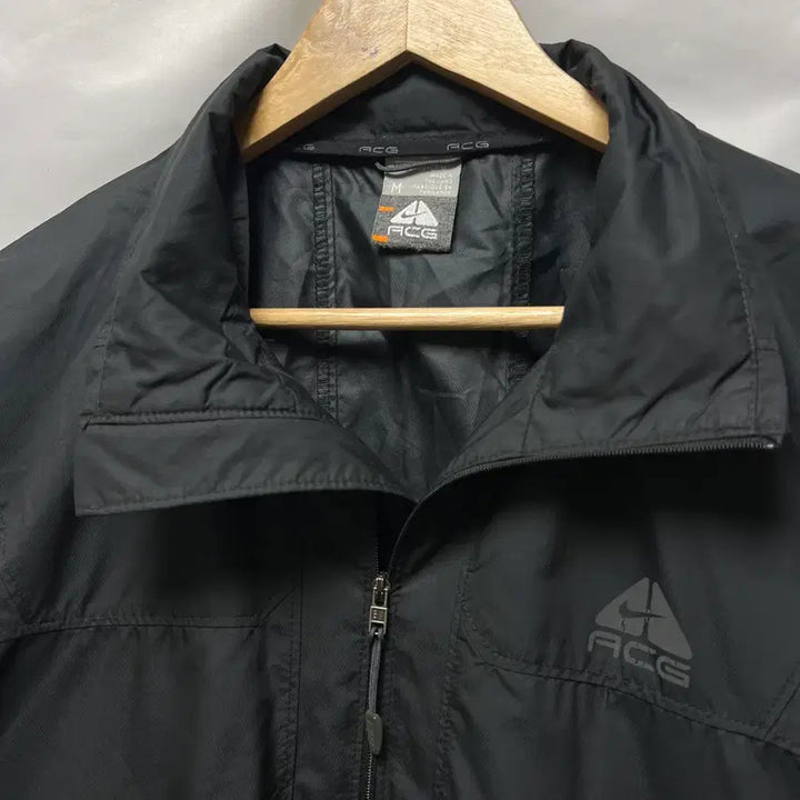 [SOLD OUT] [정품/100] 나이키 ACG 올드스쿨 블랙 우븐 바람막이