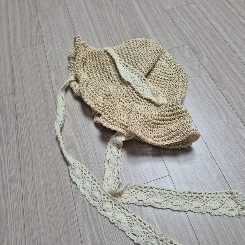[SOLD OUT] 프리)여성 레이스 턱 끈 라피아 버킷햇