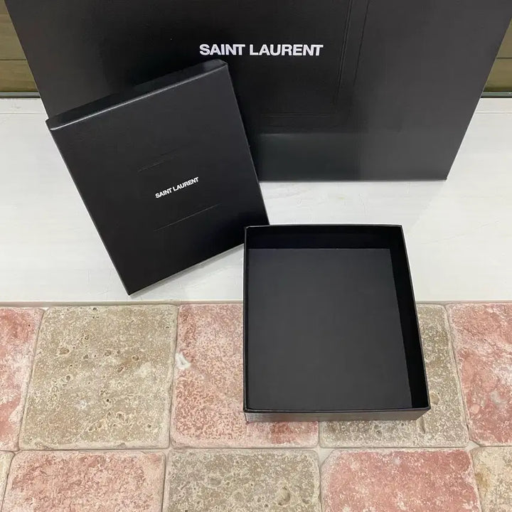 [BUNJANG] Saint Laurent Accessory Box Set / 생로랑 액세서리(키링) 박스 + 더스트 + 쇼핑백