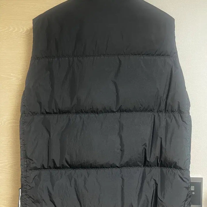 [SOLD OUT] XL / 25FW 스톤 아일랜드 크링클 랩스 NY 다운 베스트 블랙