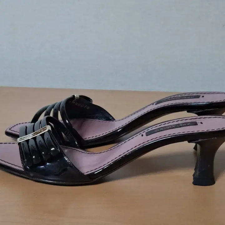 [BUNJANG] Louis Vuitton 35 Sandals / 루이비통 35 약225 샌들 슬리퍼