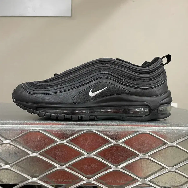 [BUNJANG] Nike Air Max 97 Black Sneakers / 나이키 에어맥스97 블랙 250