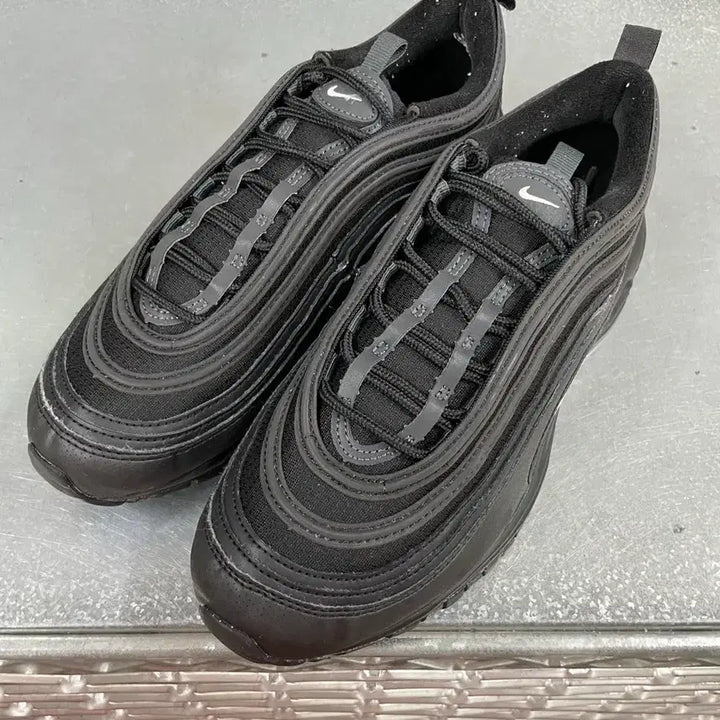 [BUNJANG] Nike Air Max 97 Black Sneakers / 나이키 에어맥스97 블랙 250