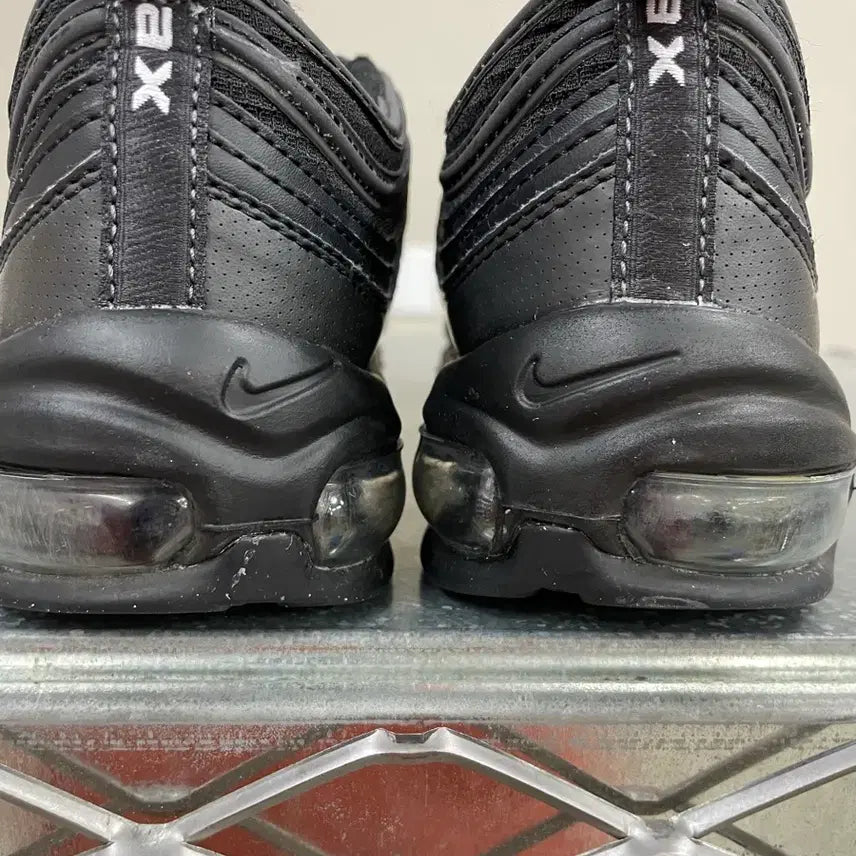 [BUNJANG] Nike Air Max 97 Black Sneakers / 나이키 에어맥스97 블랙 250