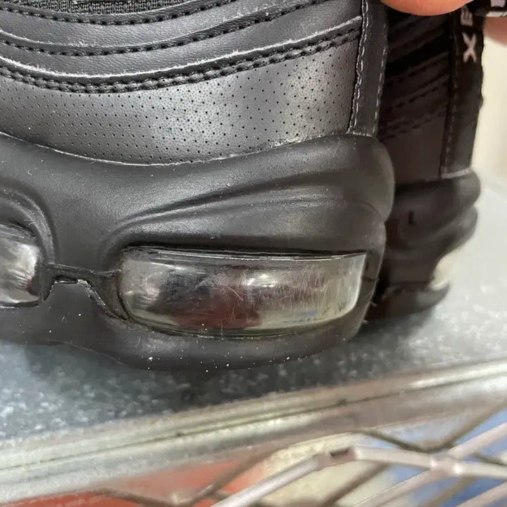 [BUNJANG] Nike Air Max 97 Black Sneakers / 나이키 에어맥스97 블랙 250
