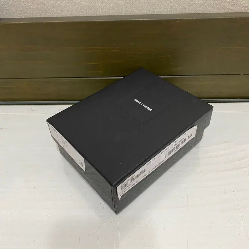 [SOLD OUT] 생로랑 지갑 박스