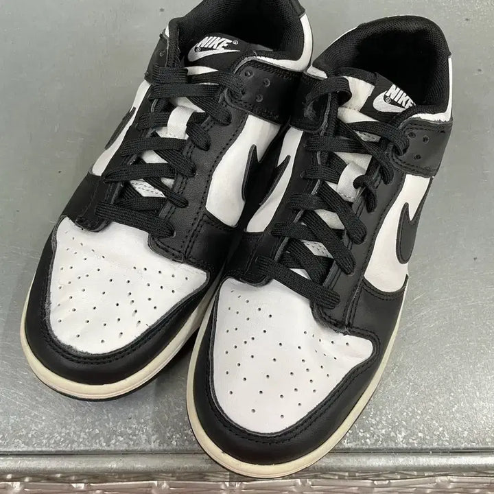 [SOLD OUT] 나이키 덩크 로우 블랙 250