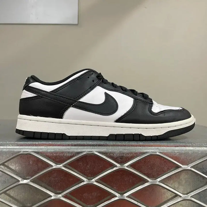 [SOLD OUT] 나이키 덩크 로우 블랙 250