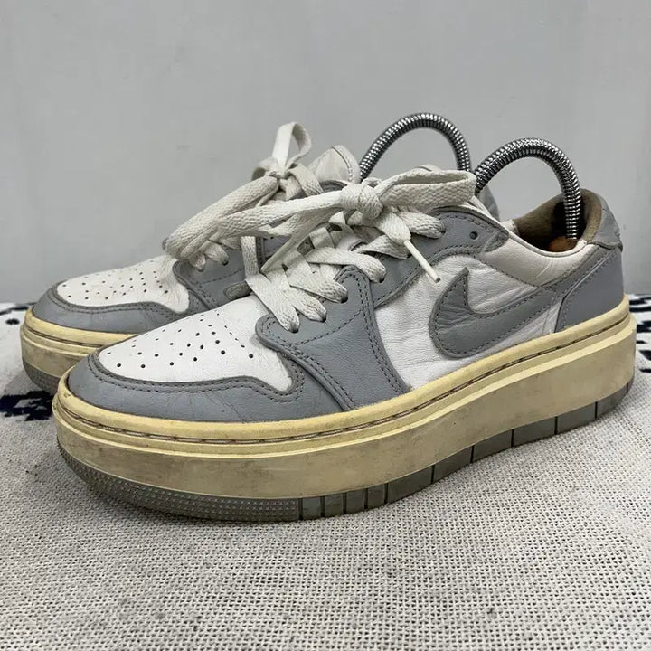 [BUNJANG] Nike Jordan 1 Elevate Wolf Grey Sneakers 240 / 나이키 조던1 엘리베이트 울프 그레이 스니커즈 240 X00013