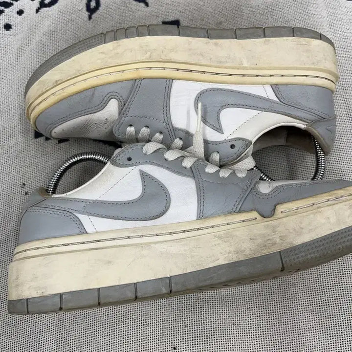 [BUNJANG] Nike Jordan 1 Elevate Wolf Grey Sneakers 240 / 나이키 조던1 엘리베이트 울프 그레이 스니커즈 240 X00013