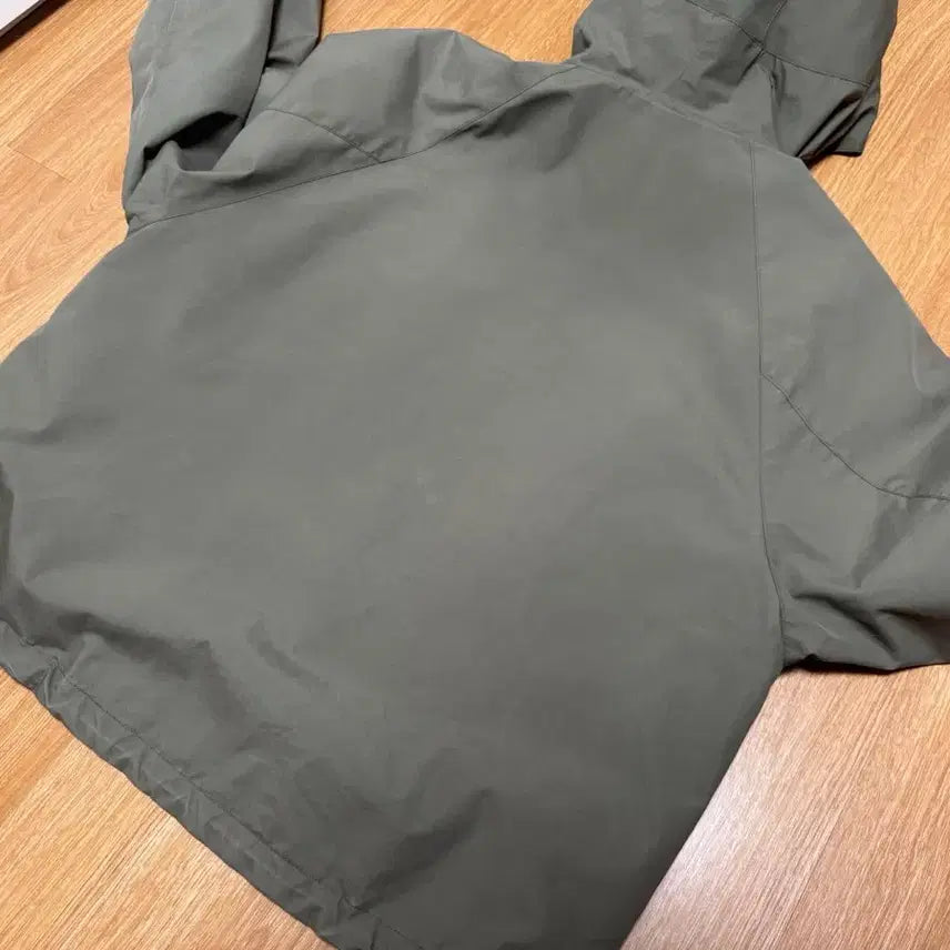 [SOLD OUT] 유니폼브릿지 바람막이 L 사이즈