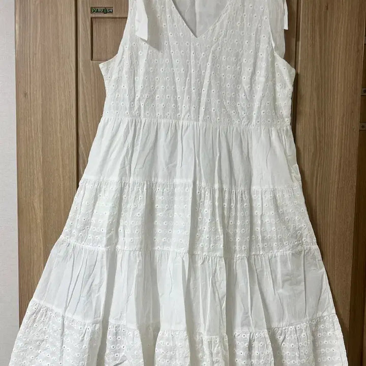 [BUNJANG] White Eyelet Punching Summer Tank Dress / 화이트 아일렛 원피스 펀칭 여름 캉캉원피스